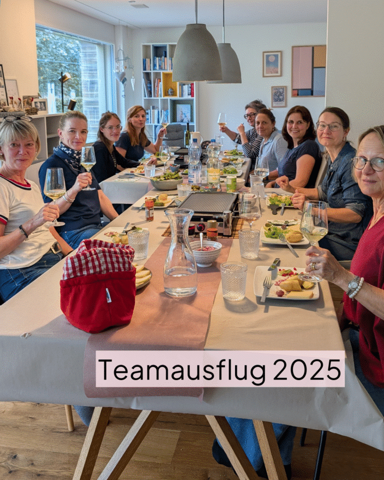 Teamausflug der Frauenzentrale Luzern. Teamspirit beim gemütlichen Raclette.